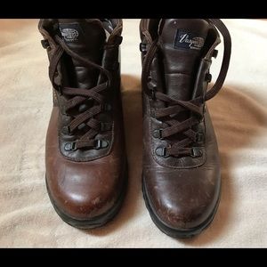 Vintage VASQUE GORTEX hiking boots made in ITALY